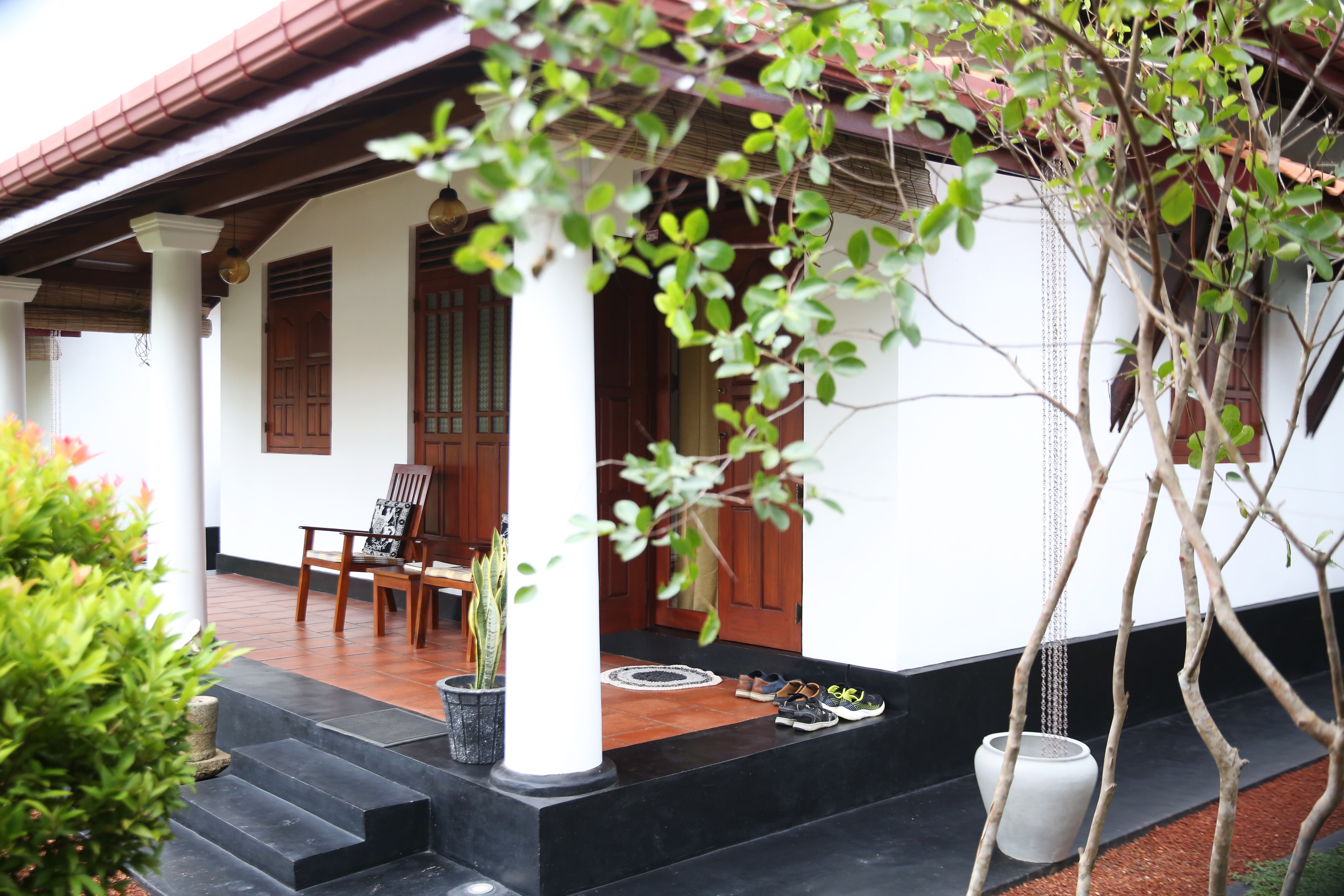 Traditional Sri Lankan Villa Exterior Entrance
